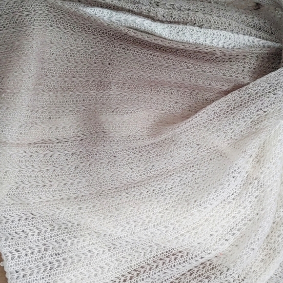 Kimchi blue | Knit white & tan infinity scarf - Picture 5 of 5